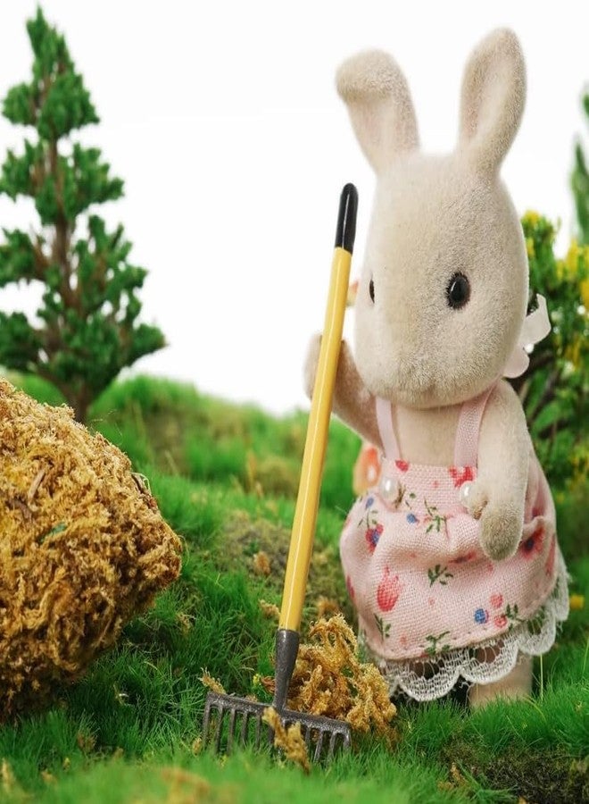 مجموعة أدوات زراعية مصغرة مكونة من 3 قطع بمقياس 1/12، تشمل المجرفة والجاروف والمعول، وإكسسوارات تزيين بيوت الدمى، ومستلزمات الحدائق، ومجموعة نماذج المشاهد. - Image 4